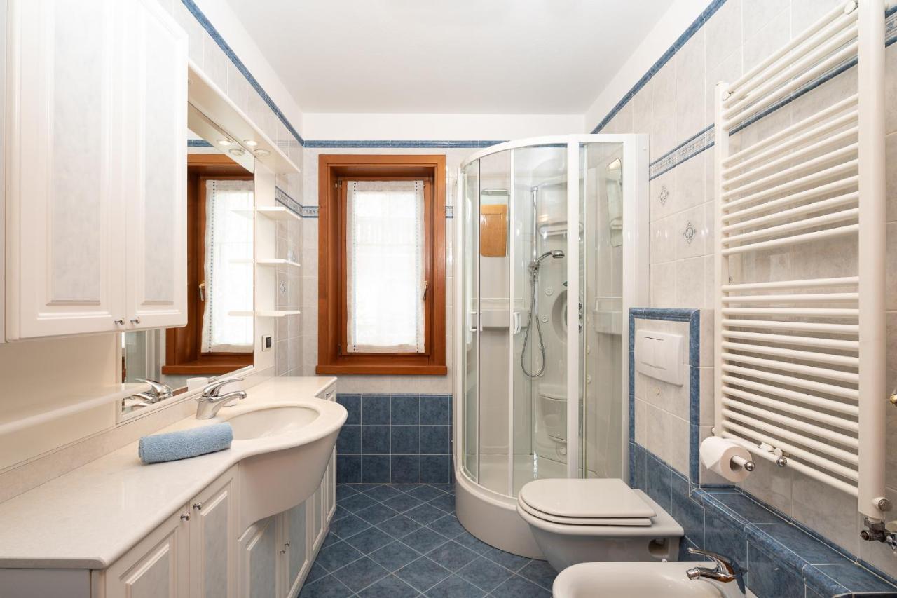 House Apartment *